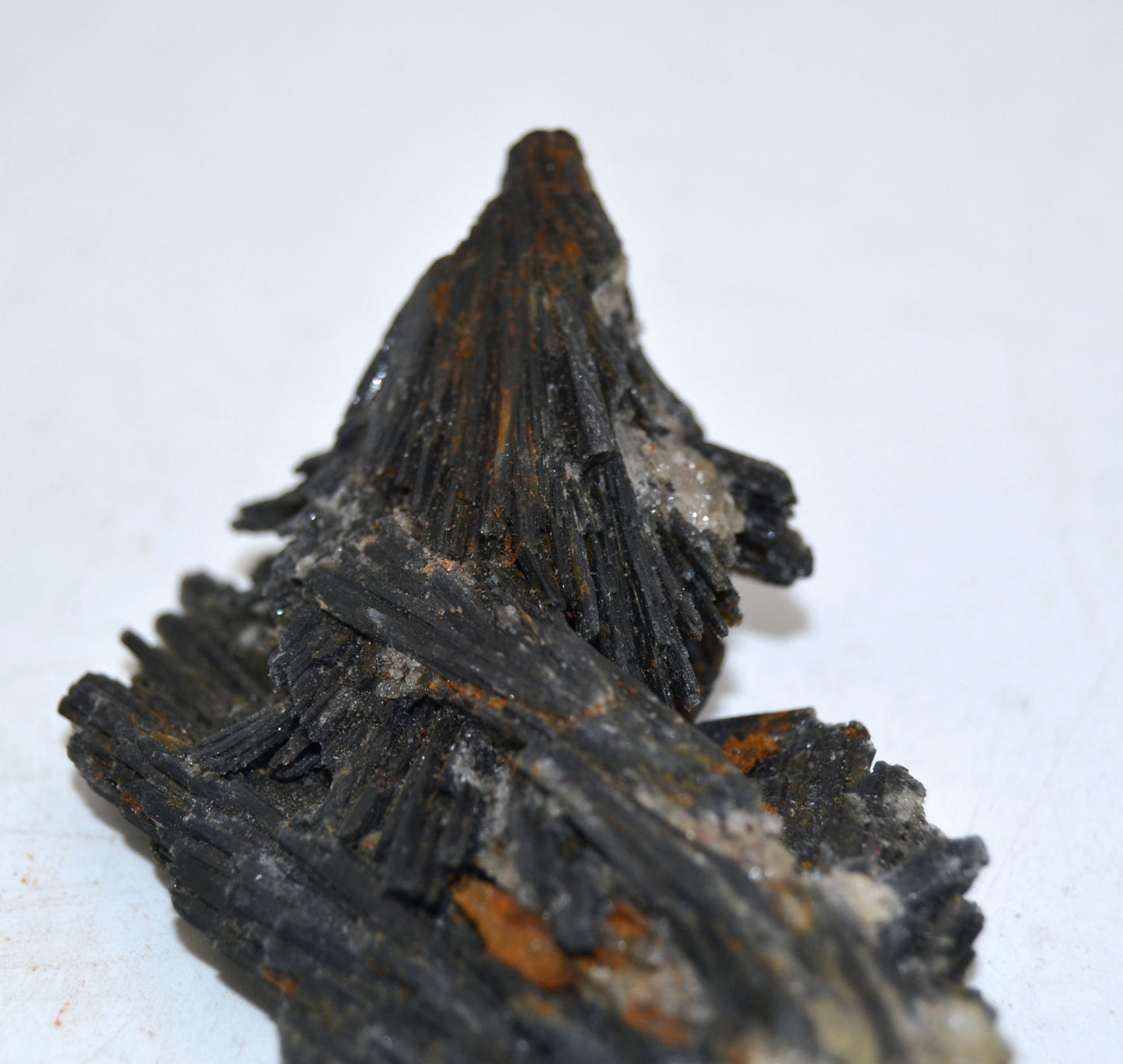 Black Natura lKyanite