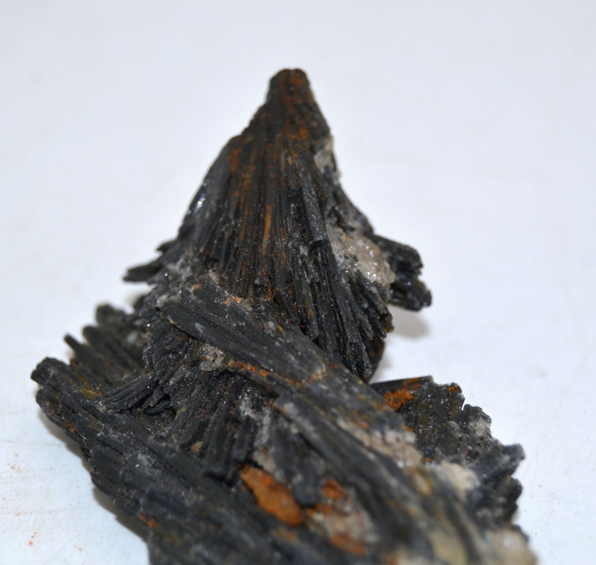 Black Natura lKyanite